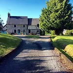 Дом отдыха Maison Mai Or La Petite Maison Mai Or La Petite Grange Or Three La Chapelle-Uree