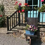 Maison Mai Or La Petite Maison Mai Or La Petite Grange Or Three * La Chapelle-Uree