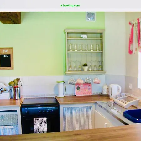 בית נופש Maison Mai Or La Petite Maison Mai Or La Petite Grange Or Three