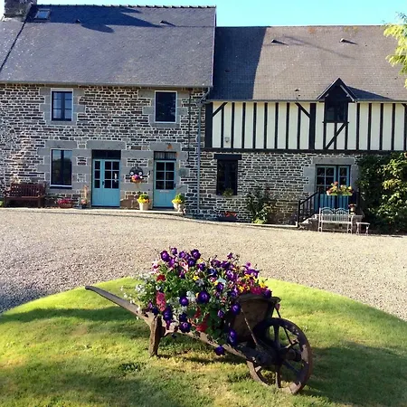 Dom wakacyjny Maison Mai Or La Petite Maison Mai Or La Petite Grange Or Three La Chapelle-Urée